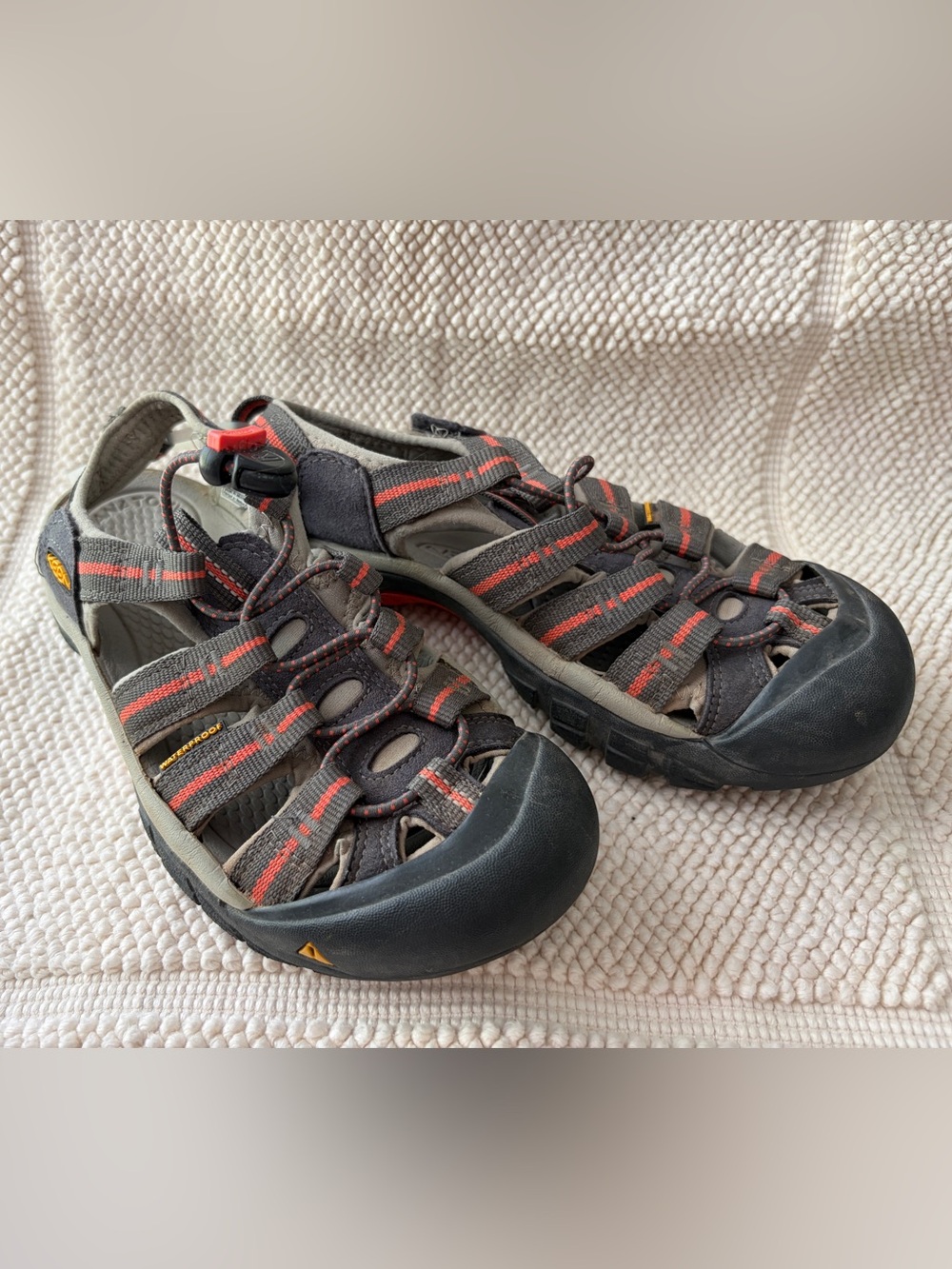 Keen Women’s Newport Outdoor Sandals, size 6.5